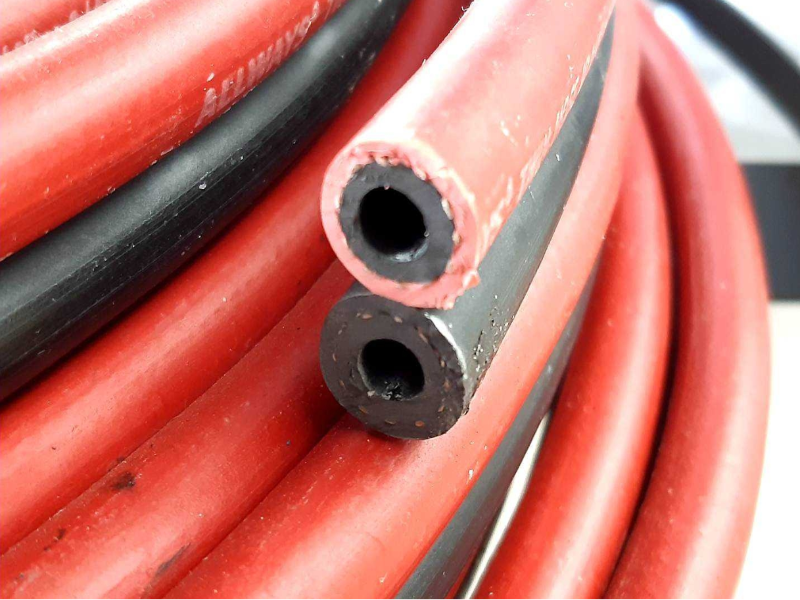 dual-gas-hoses-red-and-black_Polyflex_